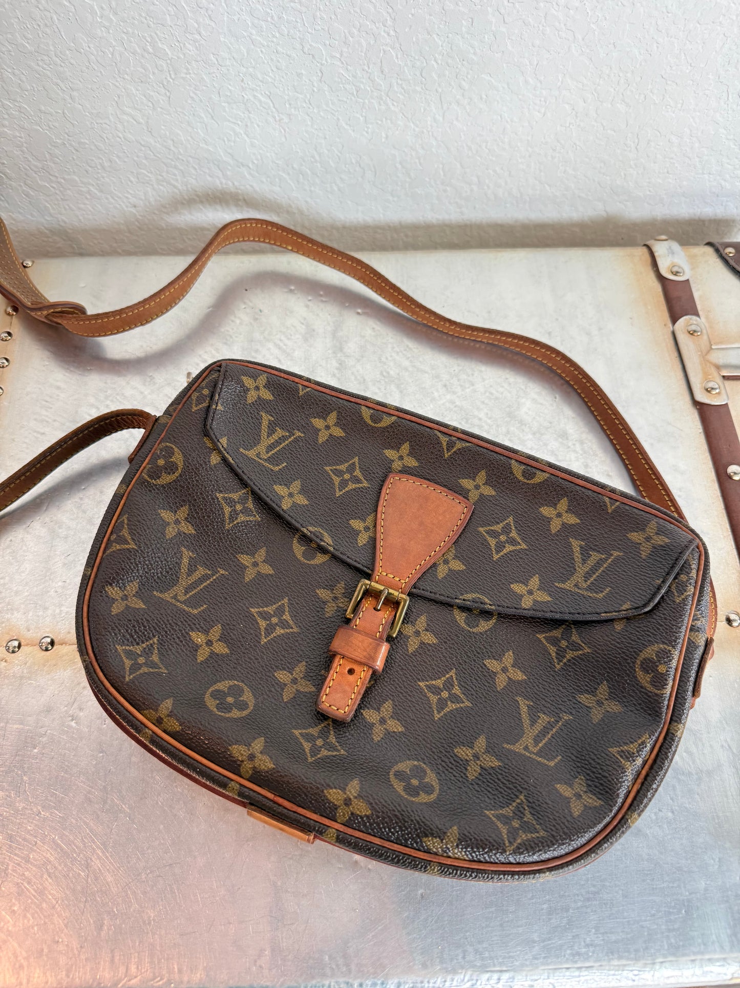 Pre-owned Authentic Louis Vuitton Jeune Fille MM Monogram Crossbody Bag