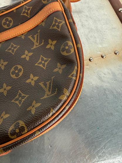 Pre-owned Authentic Louis Vuitton Jeune Fille GM Monogram Crossbody Bag