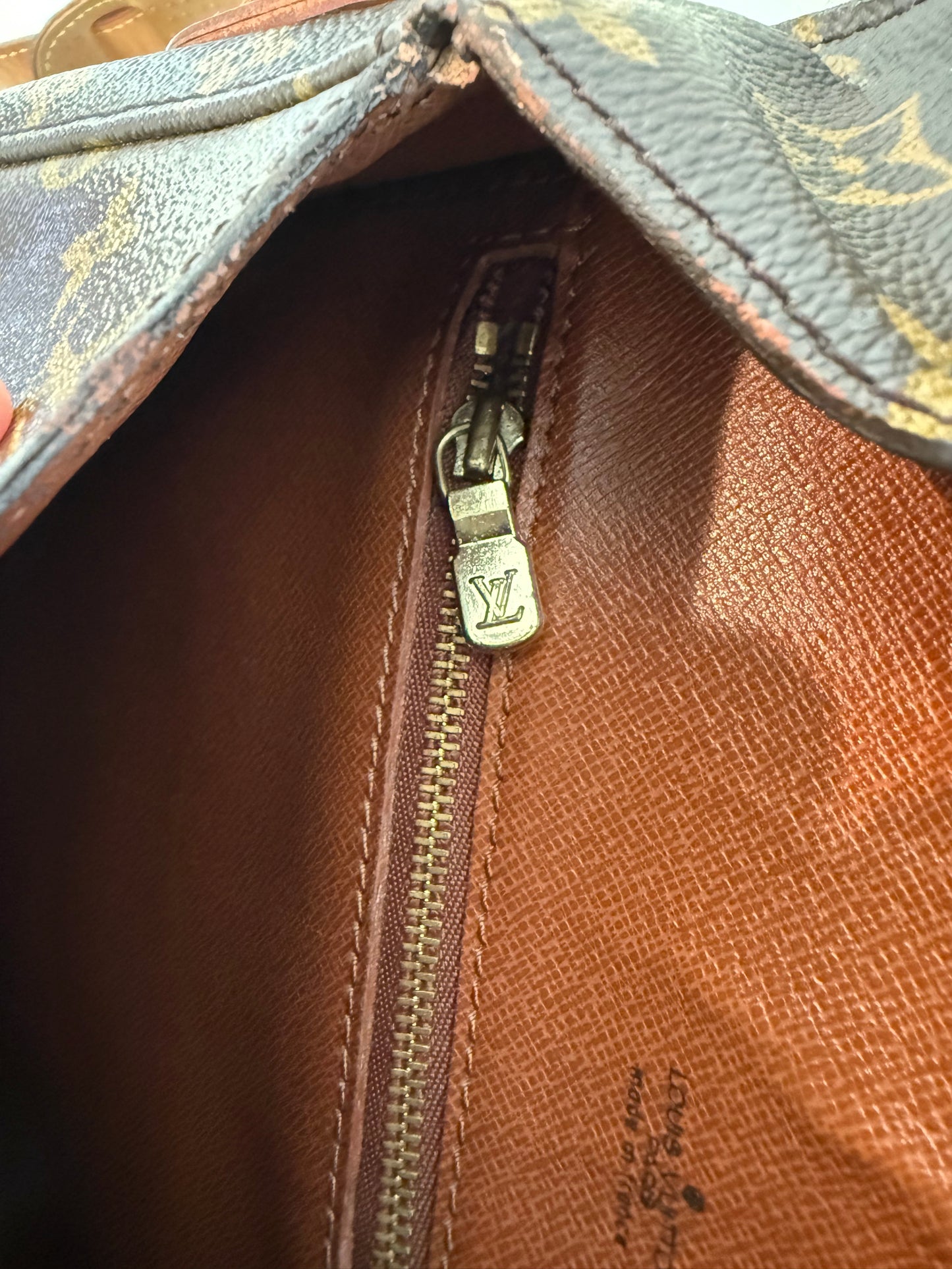 Pre-owned Authentic Louis Vuitton Saint Cloud GM Monogram Crossbody Bag