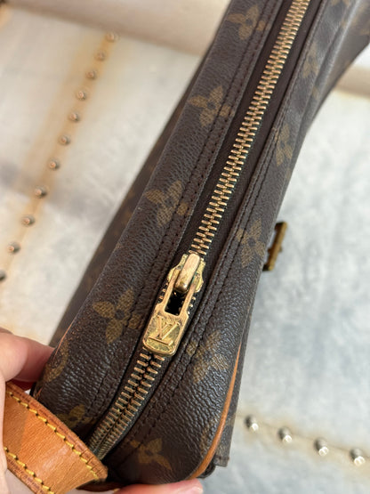 Pre-owned Authentic Louis Vuitton Jeune Fille GM Monogram Crossbody Bag