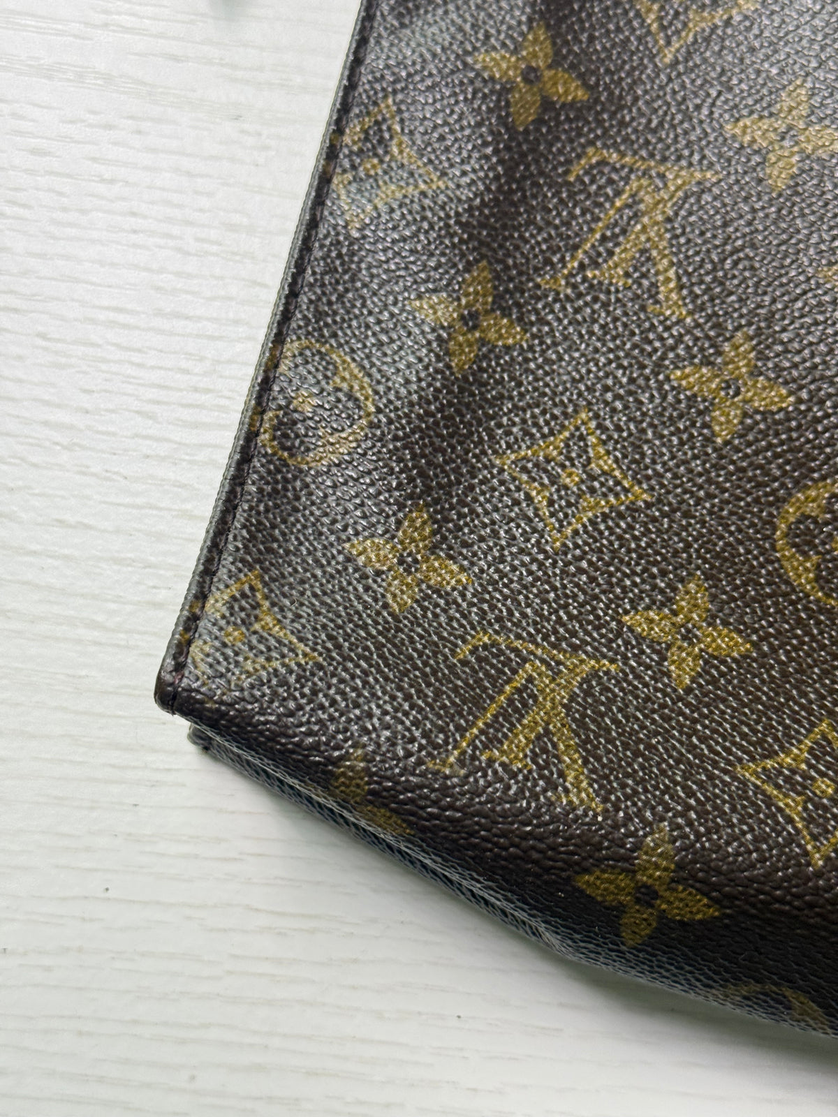 Pre-owned Authentic LOUIS VUITTON Cosmetic Pouch Poche Toilette 26 / Handbag