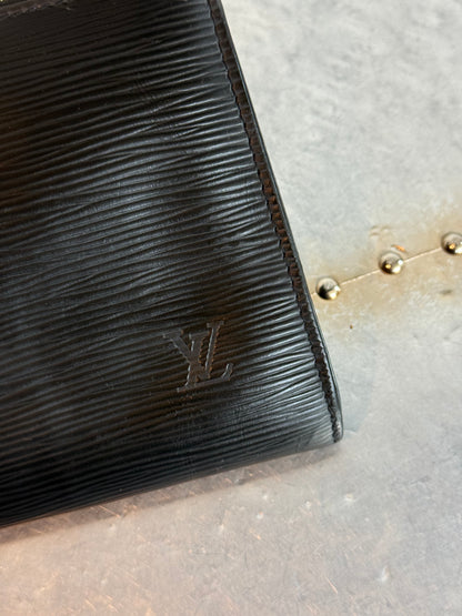 Pre-owned Louis Vuitton Pochette Accessoires Epi Shoulder / Handbag