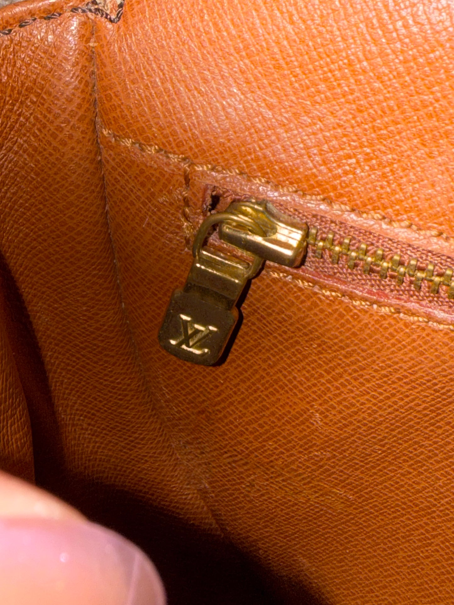 Pre-owned Authentic Louis Vuitton Chantilly PM Monogram Crossbody Bag