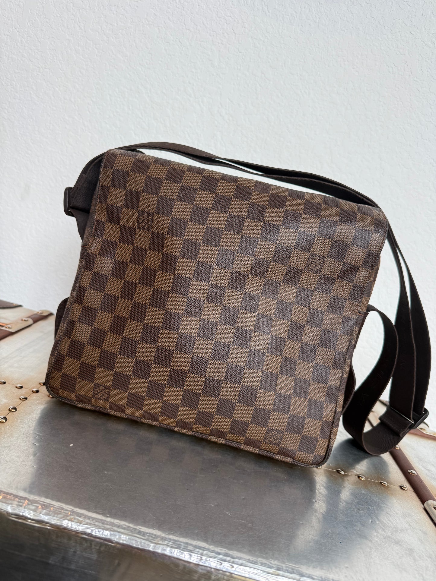 Pre-owned Authentic Louis Vuitton Naviglio Damier Ebene Crossbody Bag