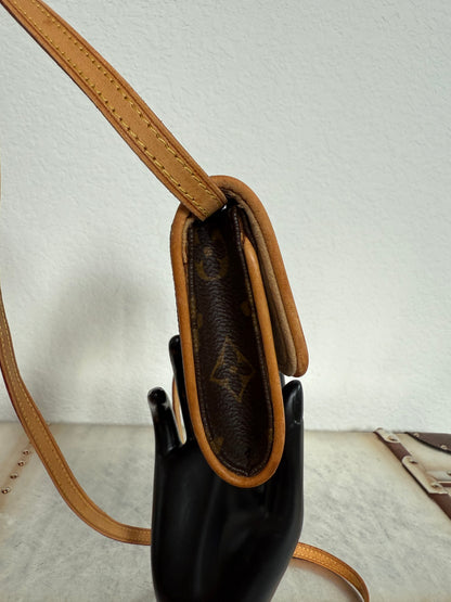 Pre-owned Authentic Louis Vuitton Pochette Twin MM Monogram Shoulder Bag