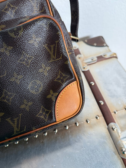 Pre-owned Louis Vuitton Nile PM Monogram Shoulder Bag/ Crossbody Bag