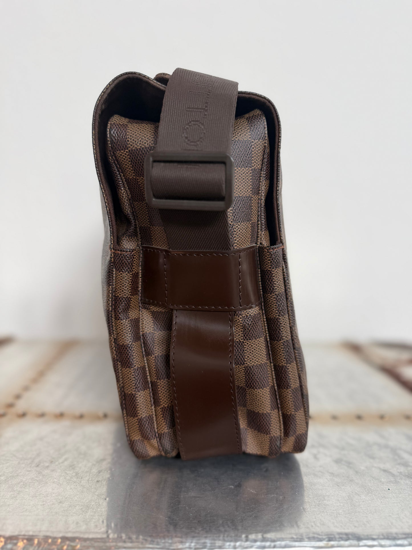Pre-owned Authentic Louis Vuitton Naviglio Damier Ebene Crossbody Bag