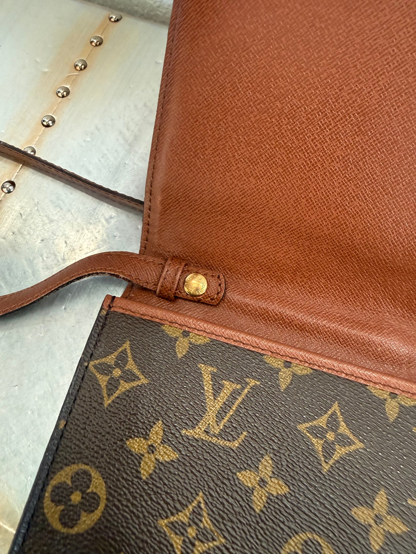 Pre-owned Authentic Louis Vuitton Bordeaux 27 2-Way Clutch / Shoulder Bag