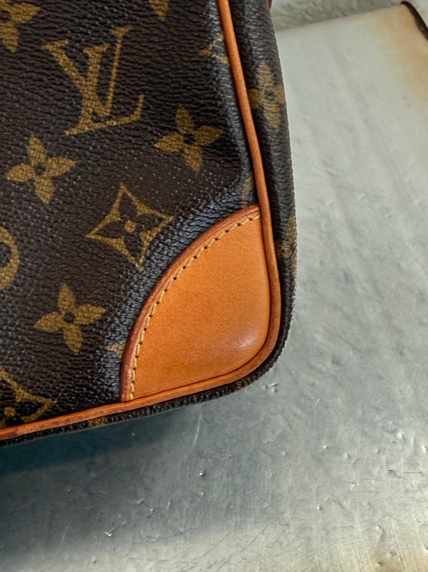 Pre-owned Authentic Louis Vuitton Amazon Monogram Crossbody Bag