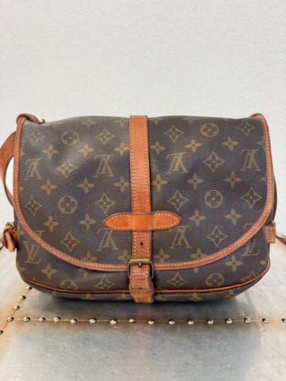 Pre-owned Authentic Louis Vuitton Saumur 30 Monogram Crossbody Bag