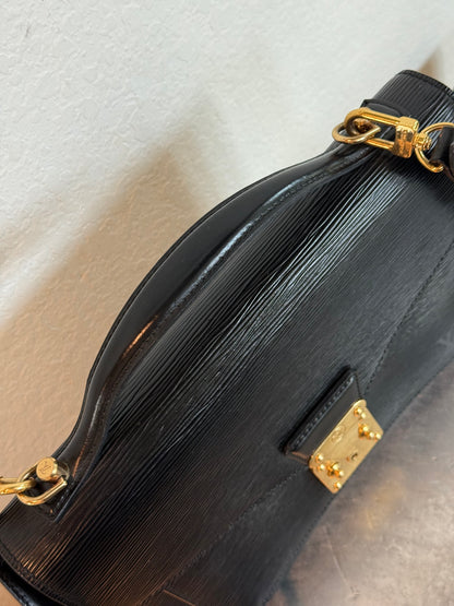 Pre-owned Authentic Louis Vuitton Monceau 28 Epi Black Shoulder / Crossbody Bag