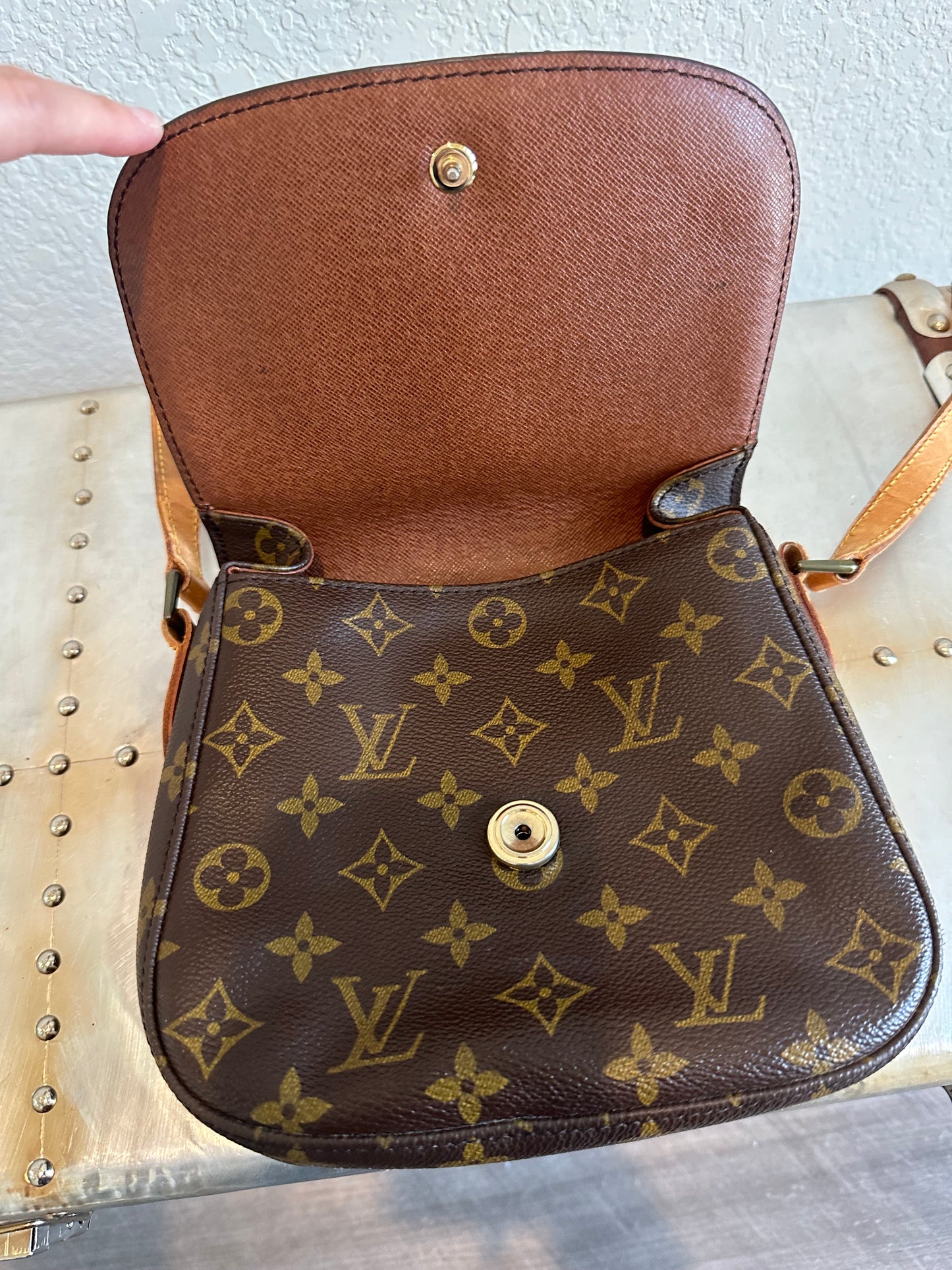 Pre-owned Authentic Louis Vuitton Saint Cloud MM Monogram Shoulder / Crossbody Bag