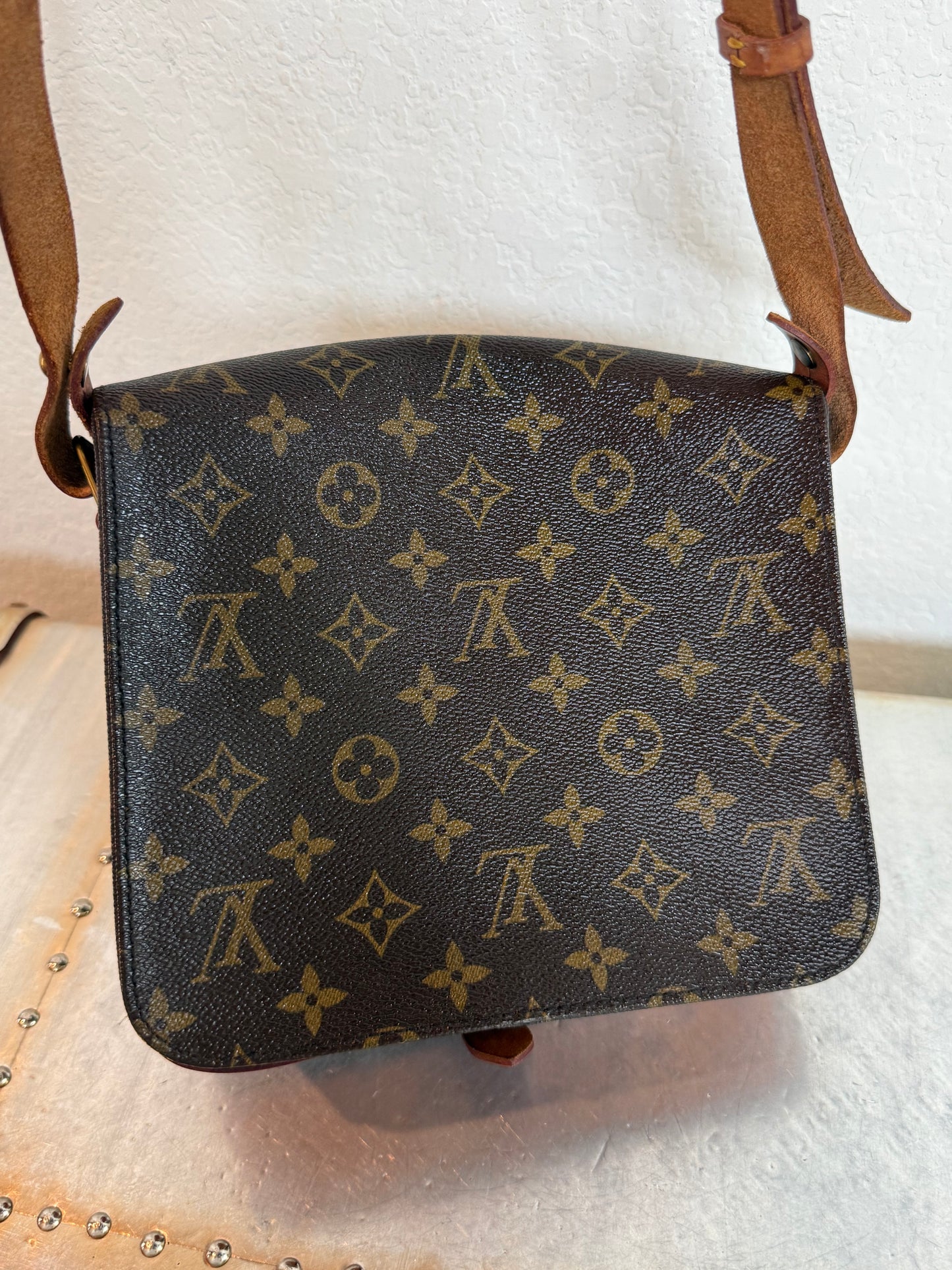 Pre-owned Louis Vuitton Cartouchiere MM Monogram Shoulder / Crossbody Bag