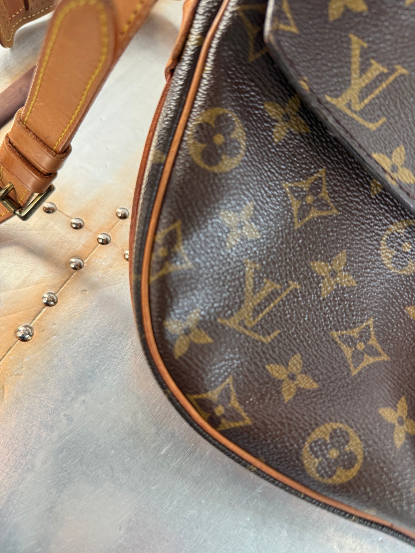 Pre-owned Authentic Louis Vuitton Jeune Fille GM Monogram Crossbody Bag