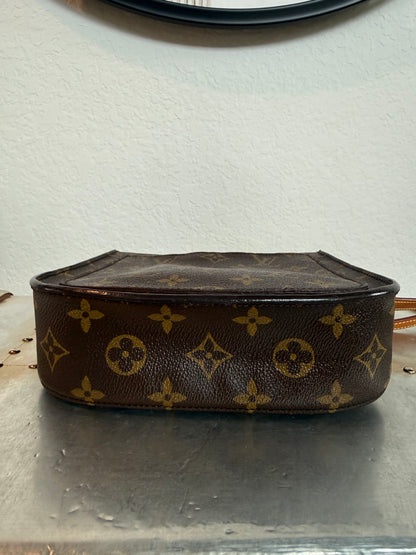 Pre-owned Authentic Louis Vuitton Saint Cloud MM Monogram Crossbody Bag