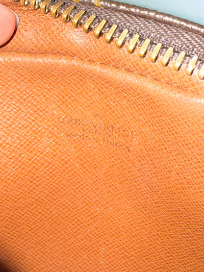 Pre-owned Authentic Louis Vuitton Amazon Monogram Crossbody Bag