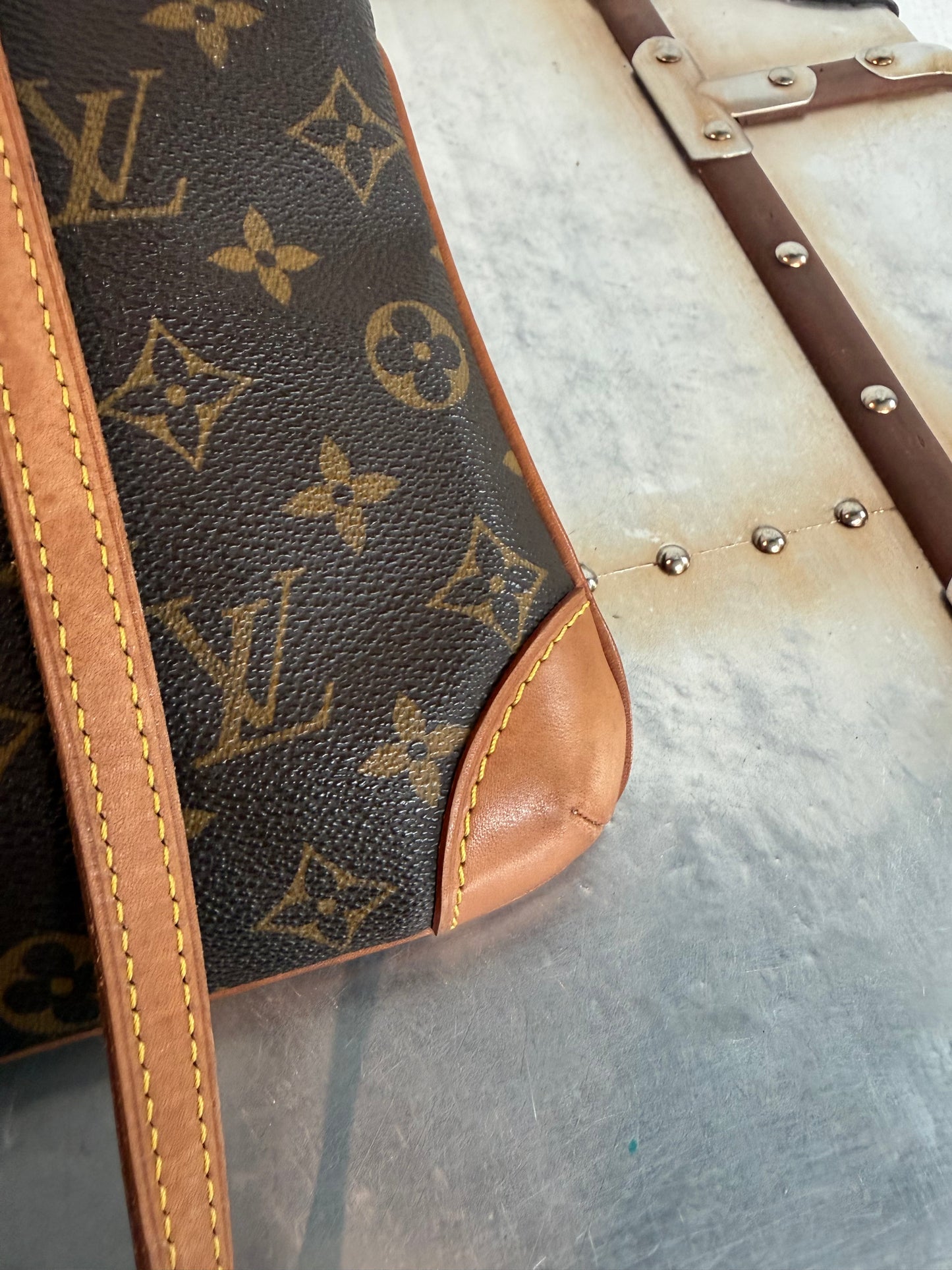 Pre-owned Authentic Louis Vuitton Sac Coussin GM Monogram Shoulder Bag