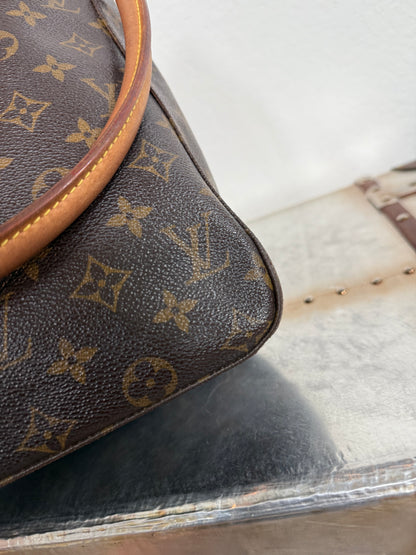 Pre-owned Authentic Louis Vuitton Looping GM Monogram Shoulder Bag