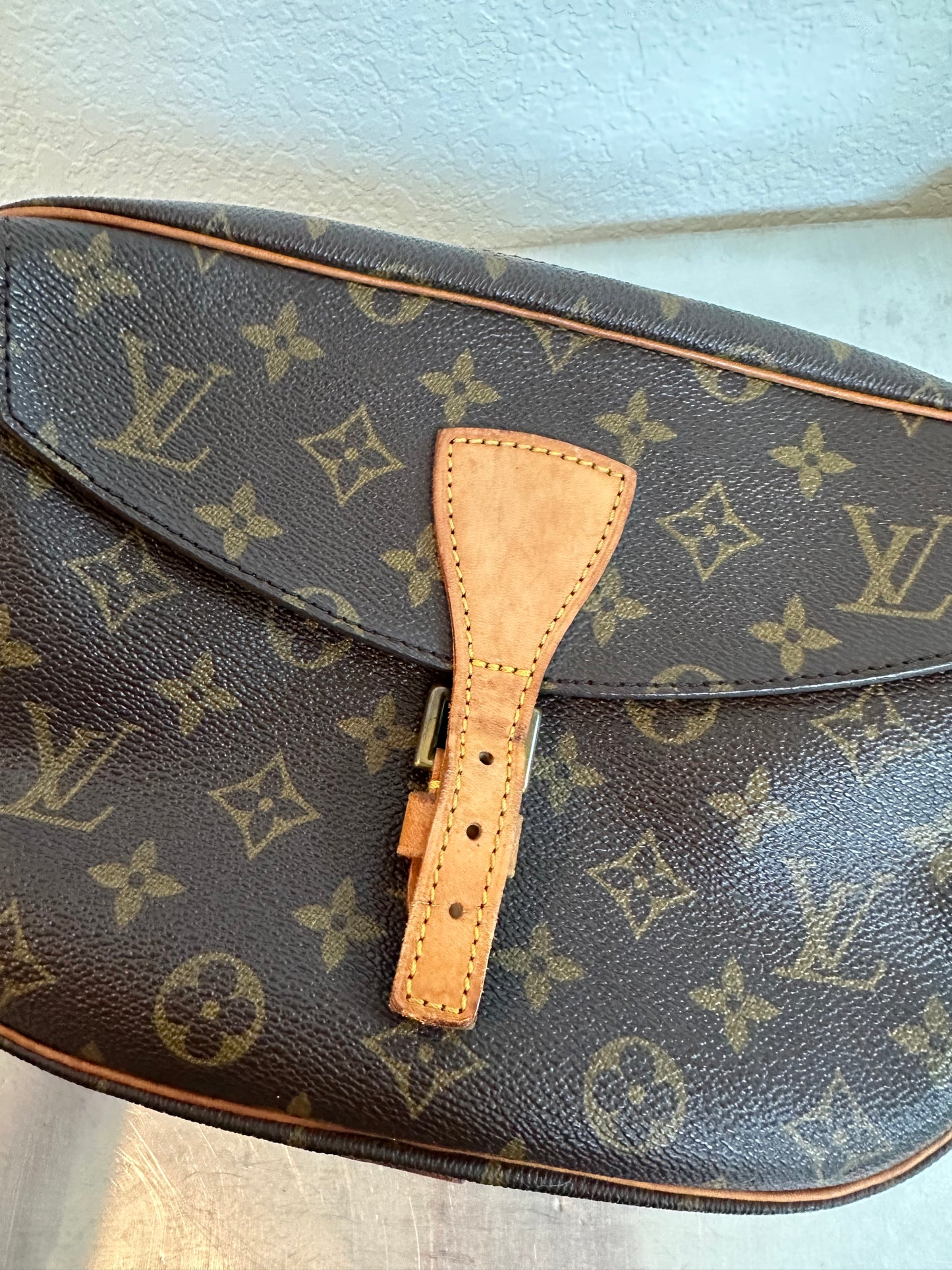 Pre-owned Authentic Louis Vuitton Jeune Fille MM Monogram Crossbody Bag