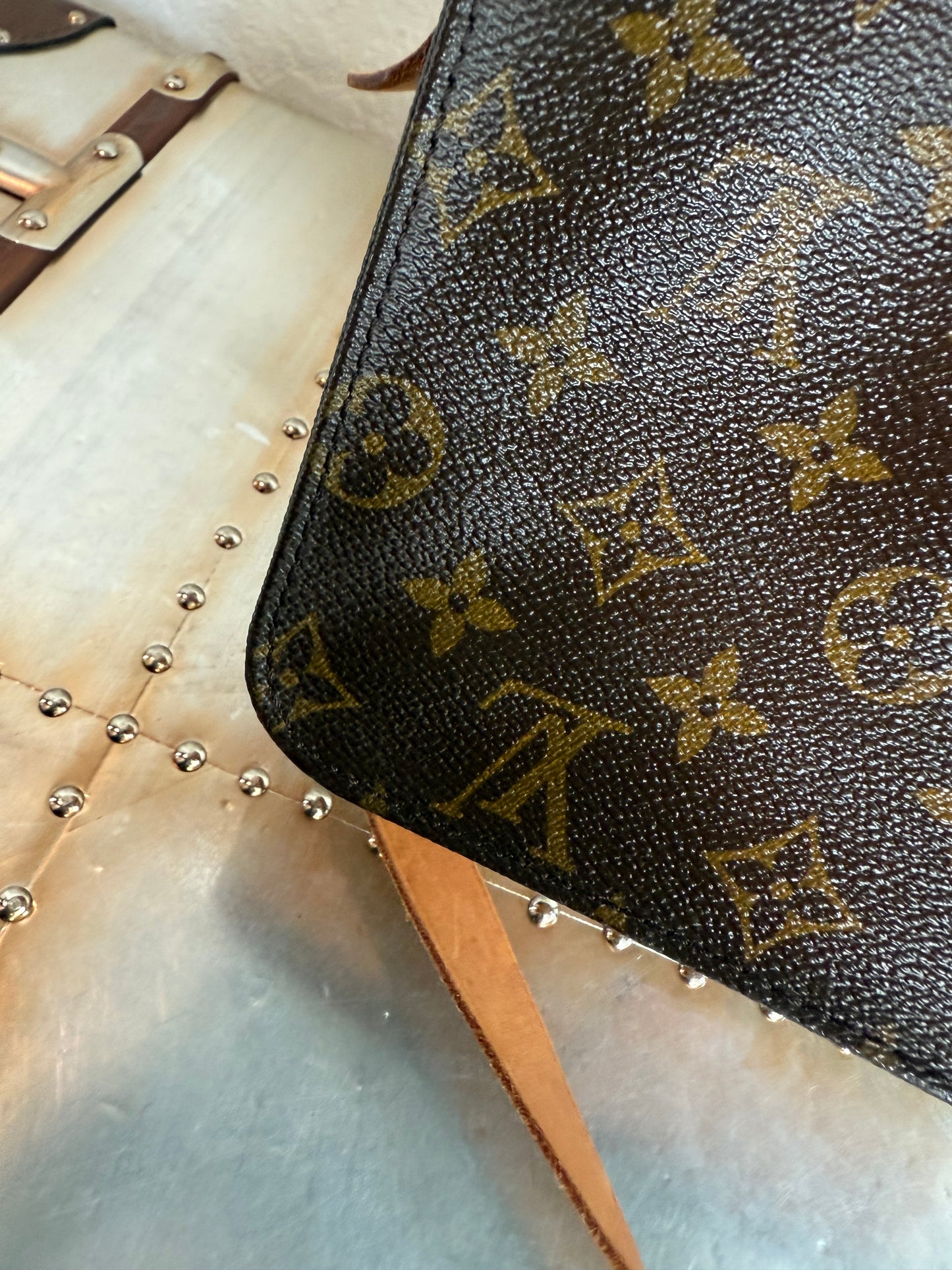 Pre-owned Louis Vuitton Cartouchiere GM Monogram Shoulder / Crossbody Bag