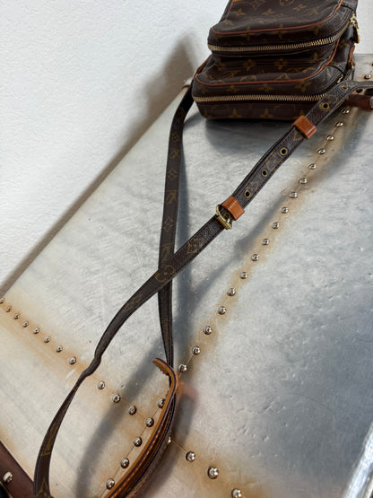 Pre-owned Authentic Louis Vuitton Amazon Monogram Crossbody Bag