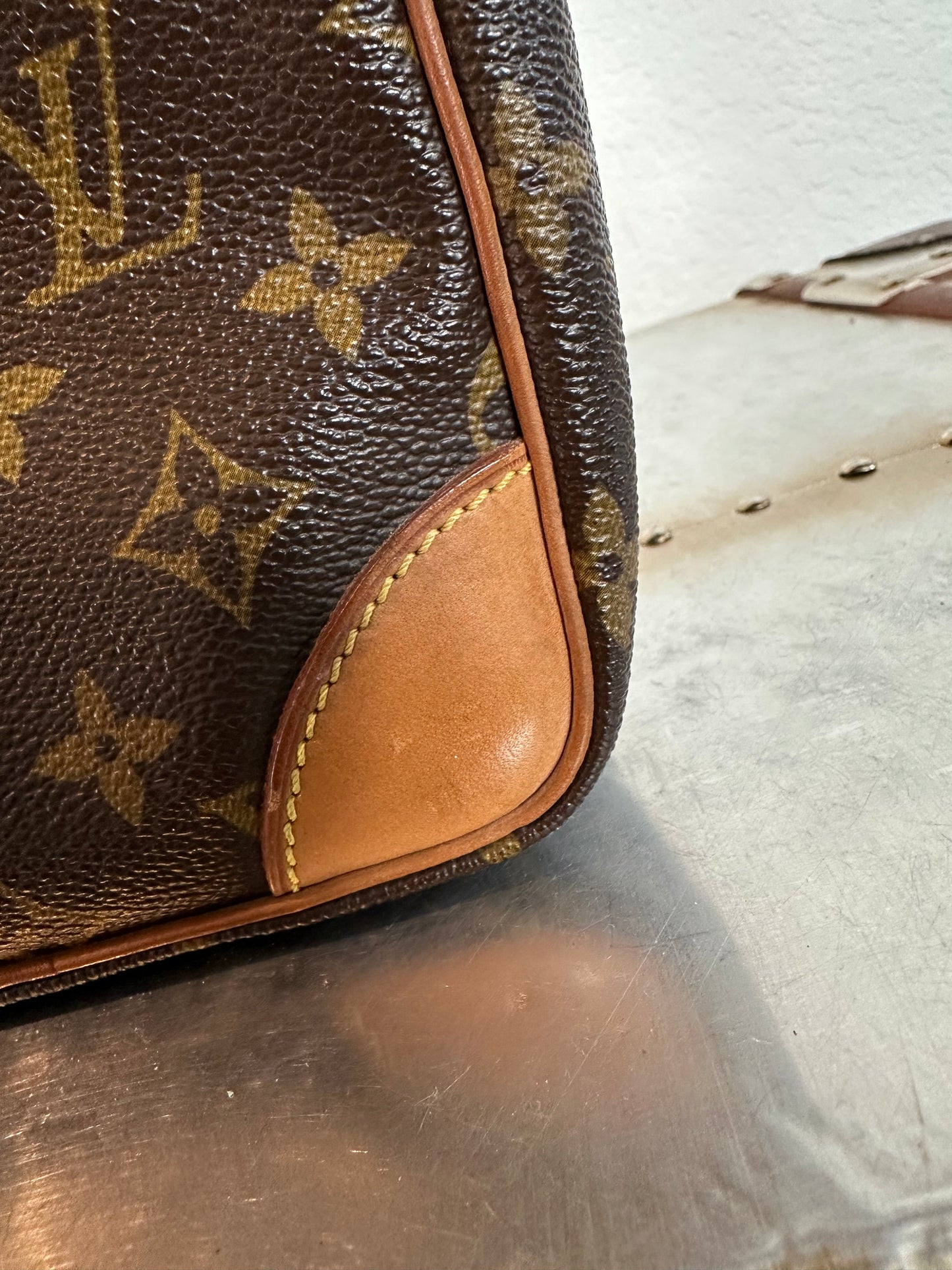 Pre-owned Authentic Louis Vuitton Amazon Monogram Crossbody Bag