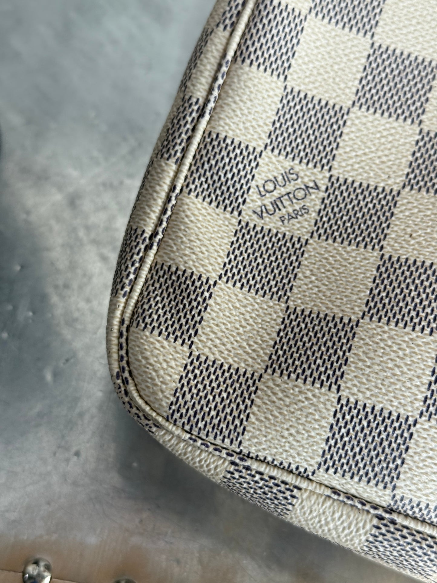 Pre-owned Louis Vuitton Pochette Accessoires Damier Azur Shoulder / Handbag
