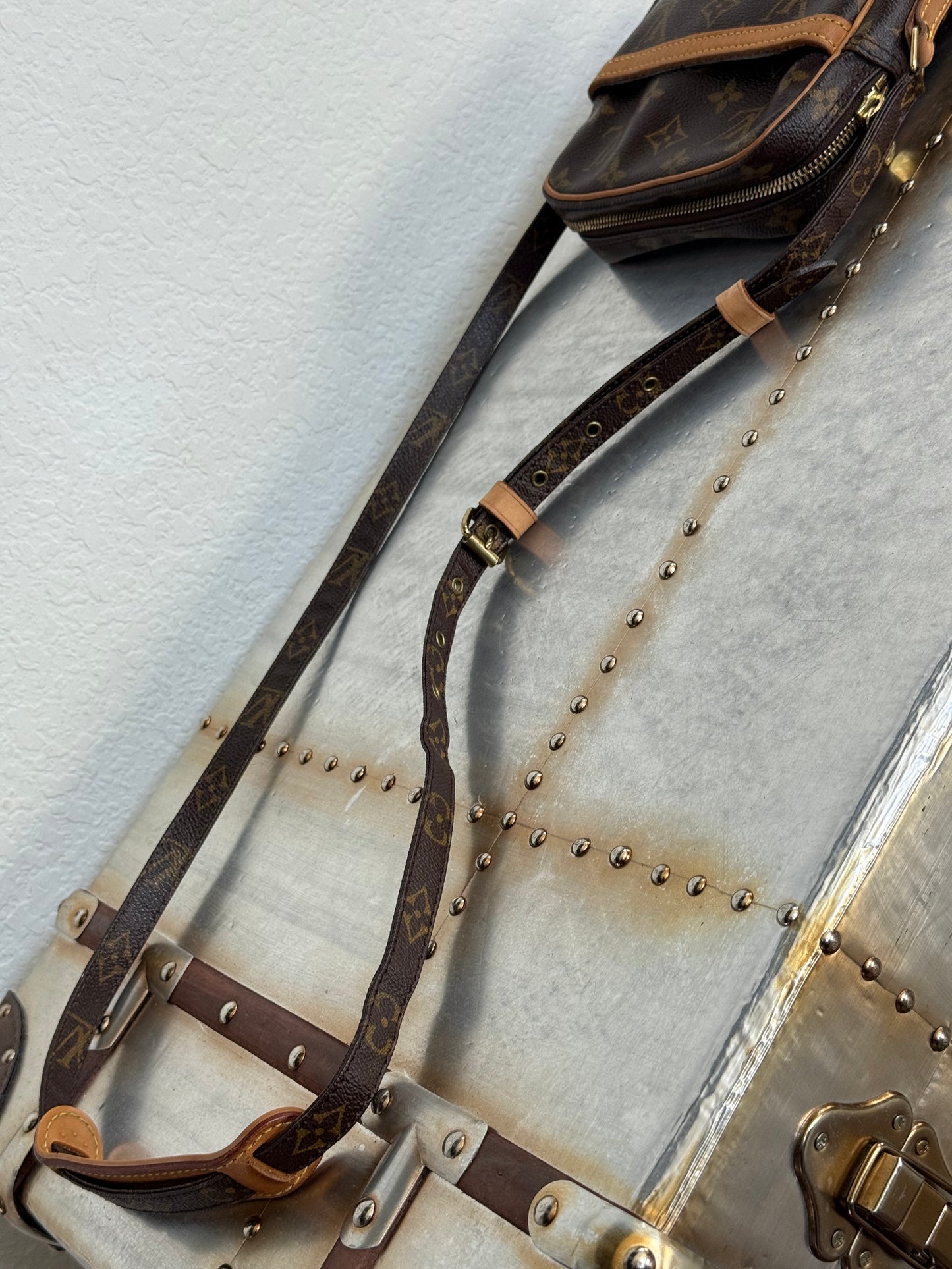 Pre-owned Authentic Louis Vuitton Danube Monogram Crossbody Bag