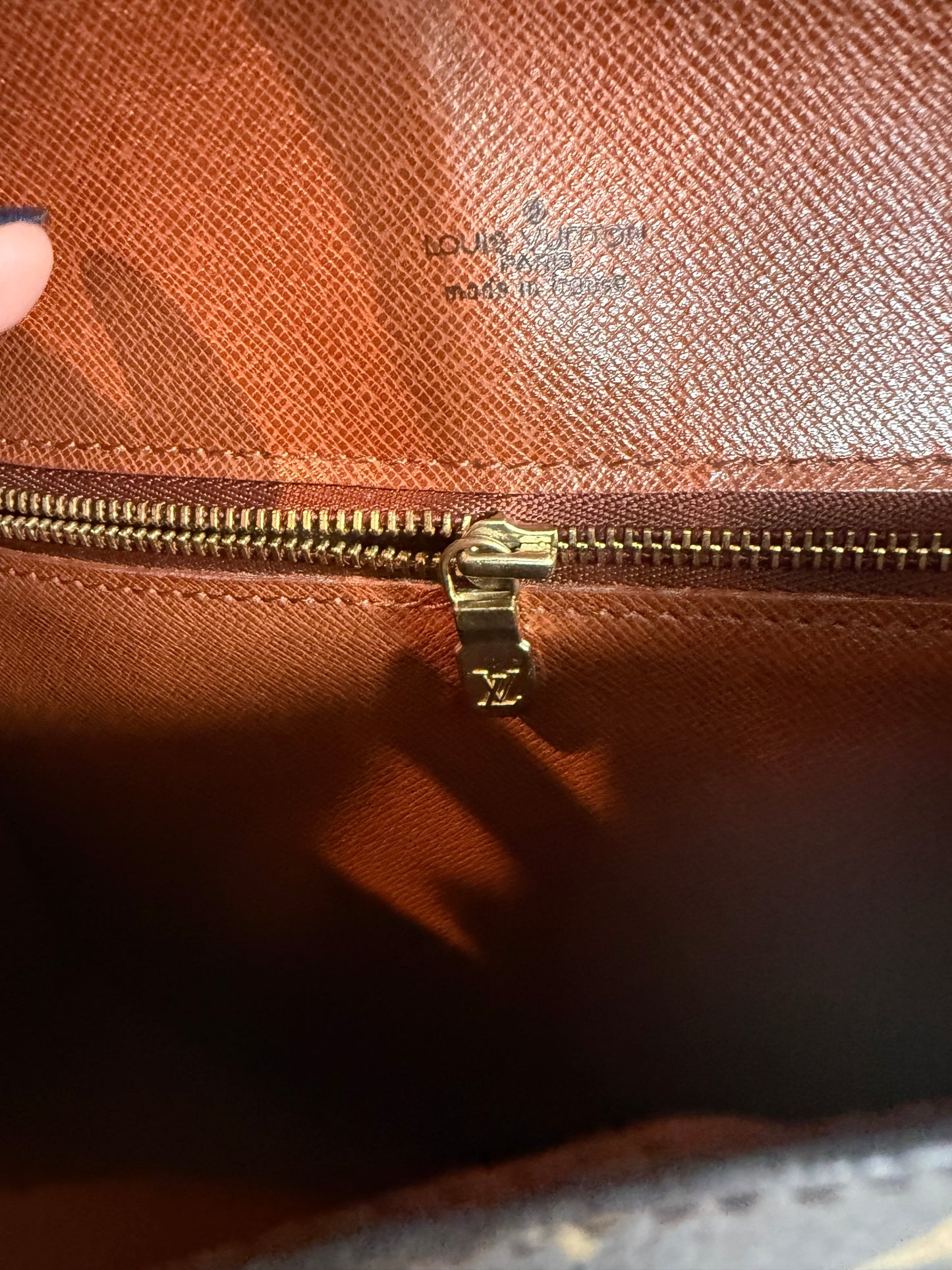 Pre-owned Authentic Louis Vuitton Saint Cloud GM Monogram Crossbody Bag