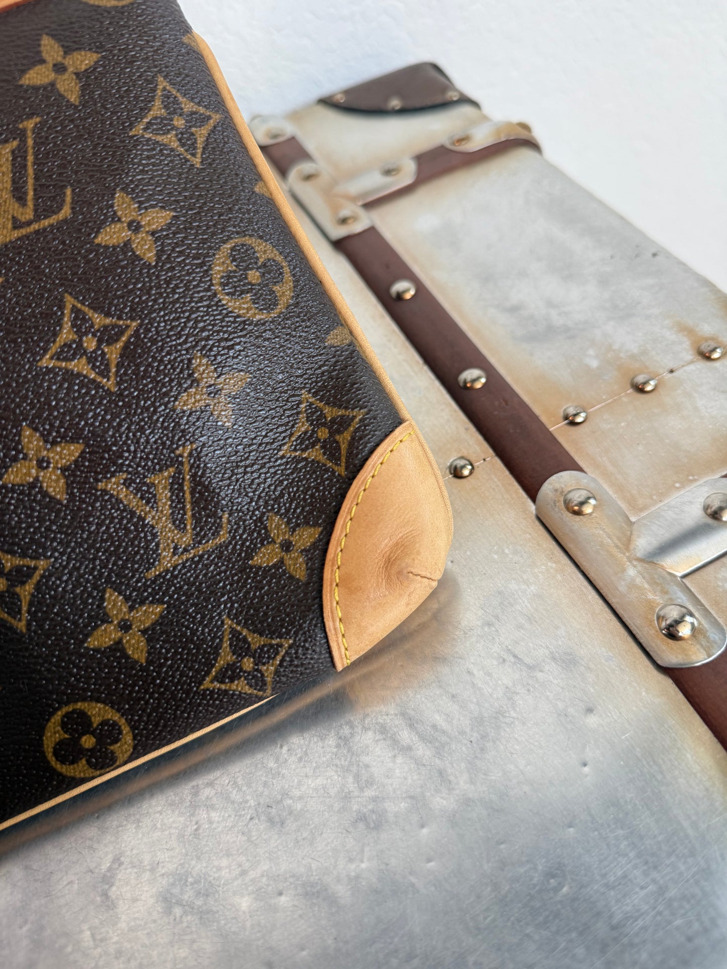Pre-owned Authentic Louis Vuitton Sac Coussin GM Monogram Shoulder Bag