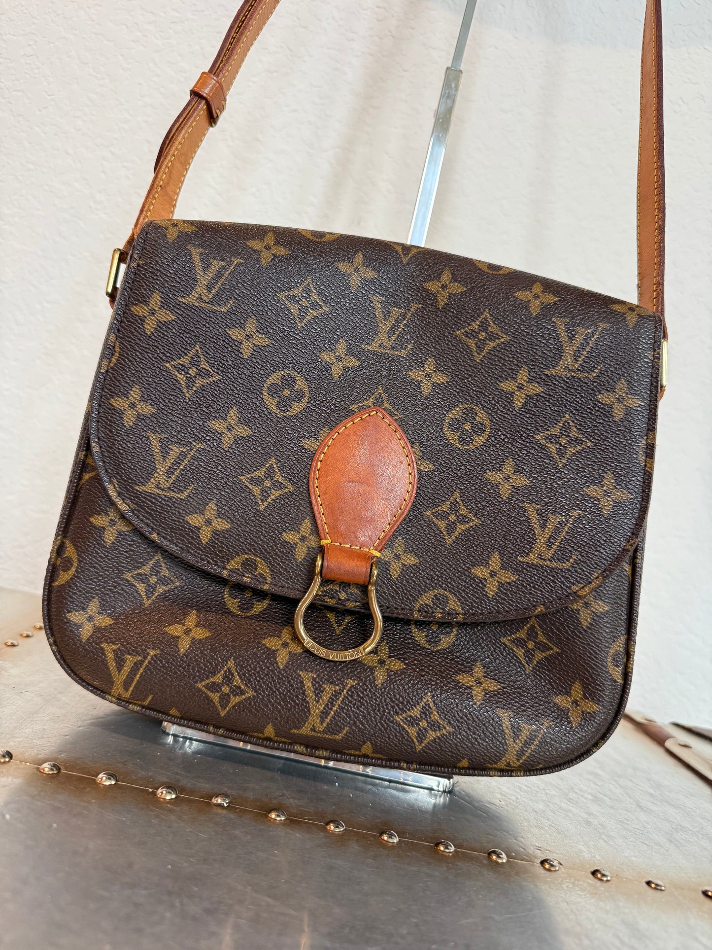 Pre-owned Authentic Louis Vuitton Saint Cloud GM Monogram Crossbody Bag