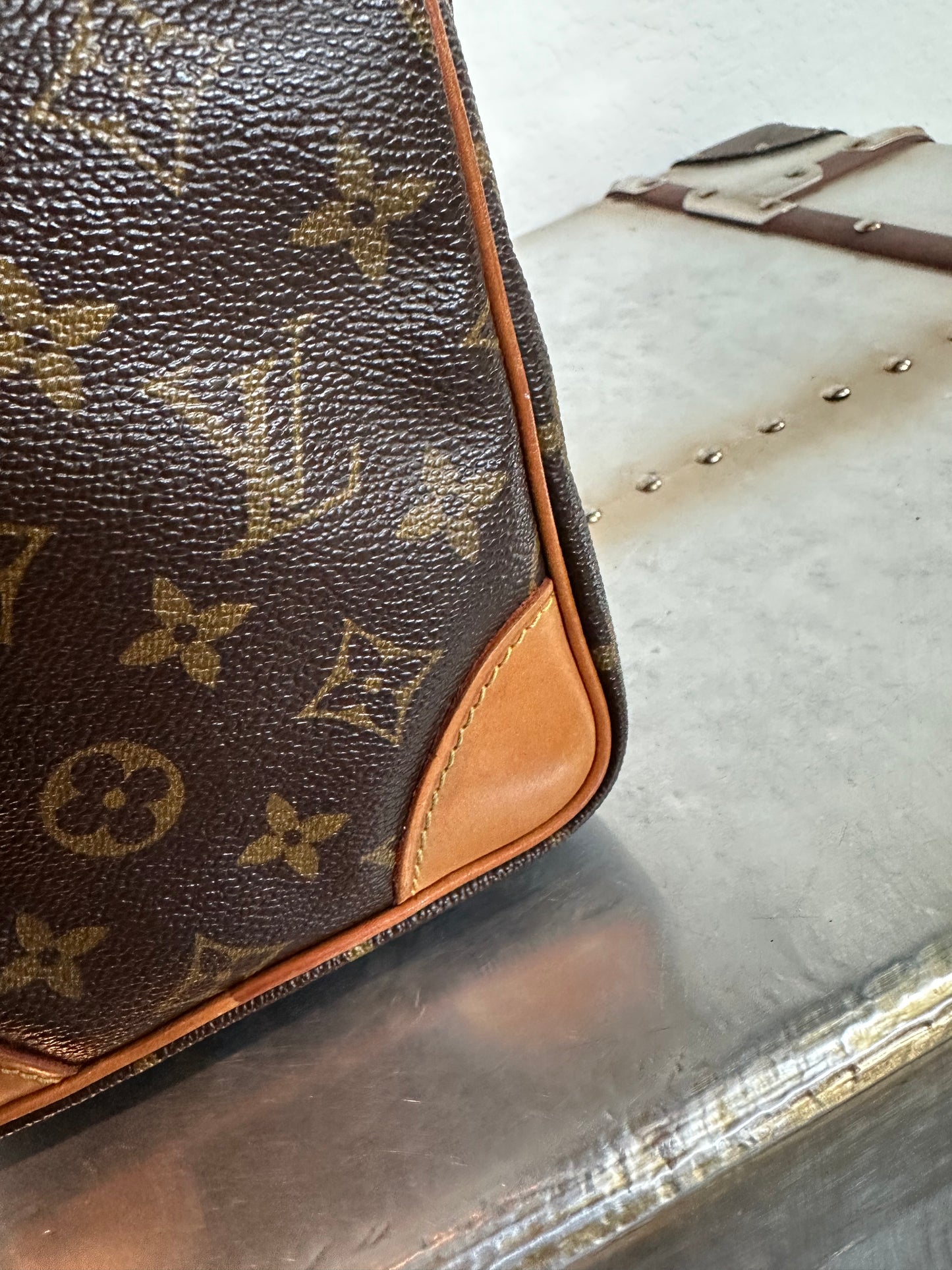 Pre-owned Authentic Louis Vuitton Amazon Monogram Crossbody Bag