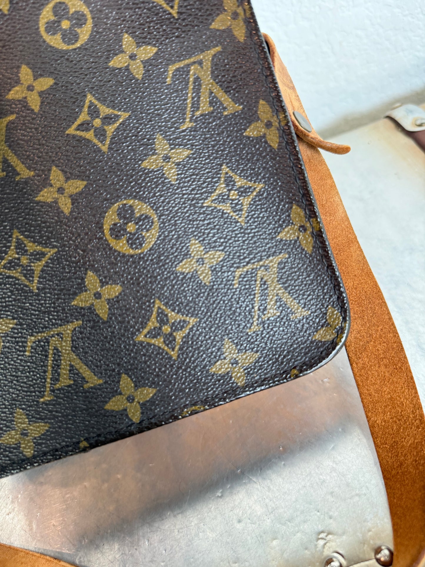 Pre-owned Louis Vuitton Cartouchiere MM Monogram Shoulder / Crossbody Bag