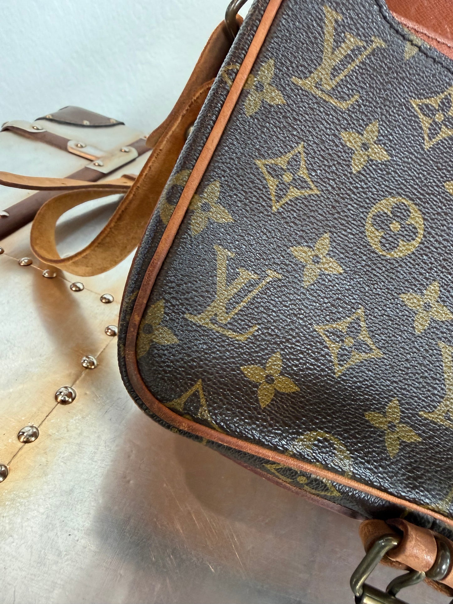 Pre-owned Louis Vuitton Cartouchiere MM Monogram Shoulder / Crossbody Bag