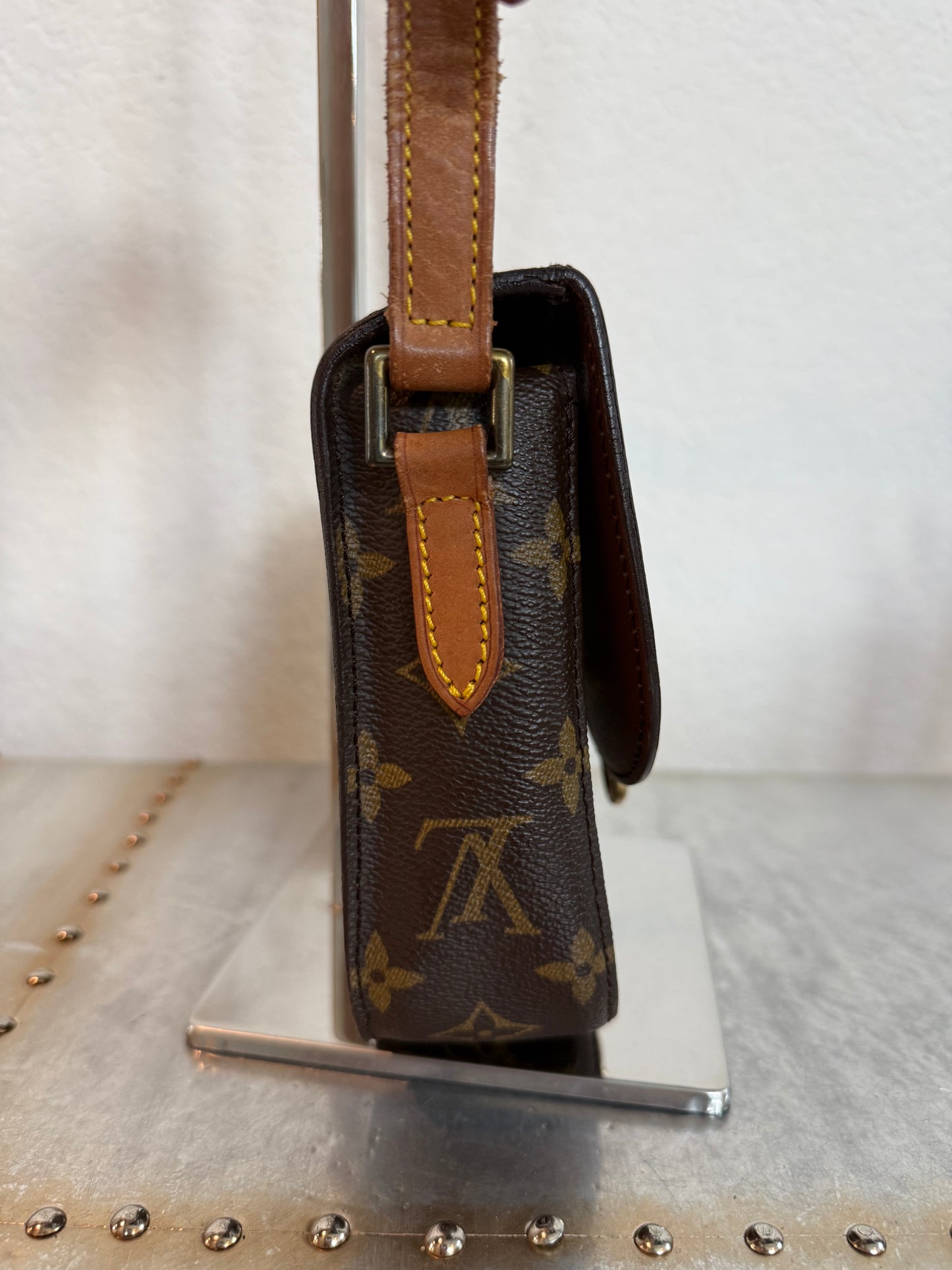 Pre-owned Authentic Louis Vuitton Saint Cloud PM Monogram Crossbody Bag