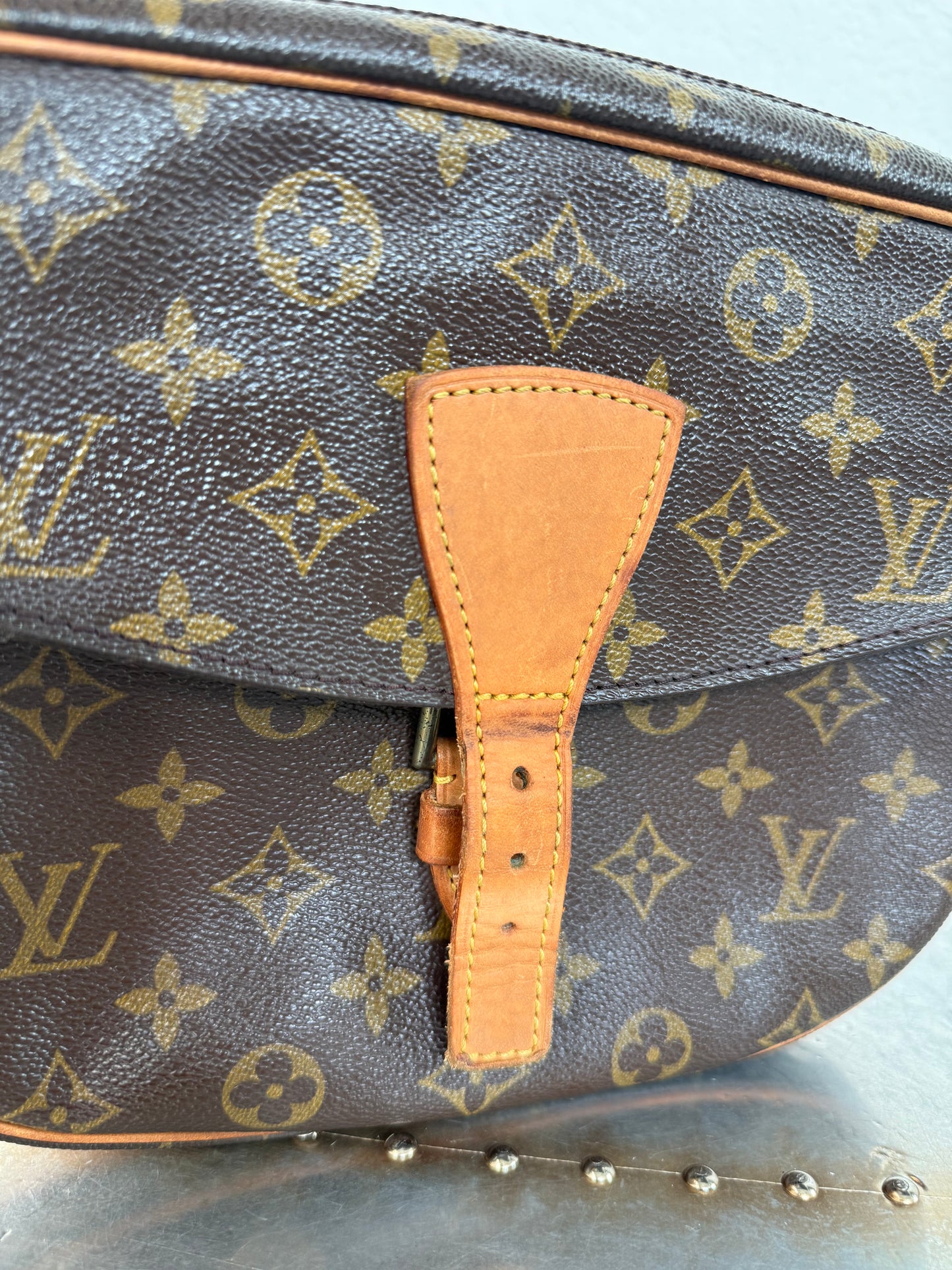 Pre-owned Authentic Louis Vuitton Jeune Fille GM Monogram Crossbody Bag