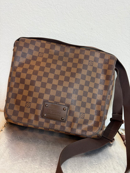Pre-owned Authentic Brooklyn Mm Damier Ebene Crossbody Bag