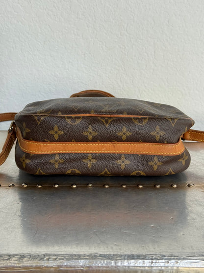 Pre-owned Authentic Louis Vuitton Senlis Monogram Crossbody /Shoulder Bag