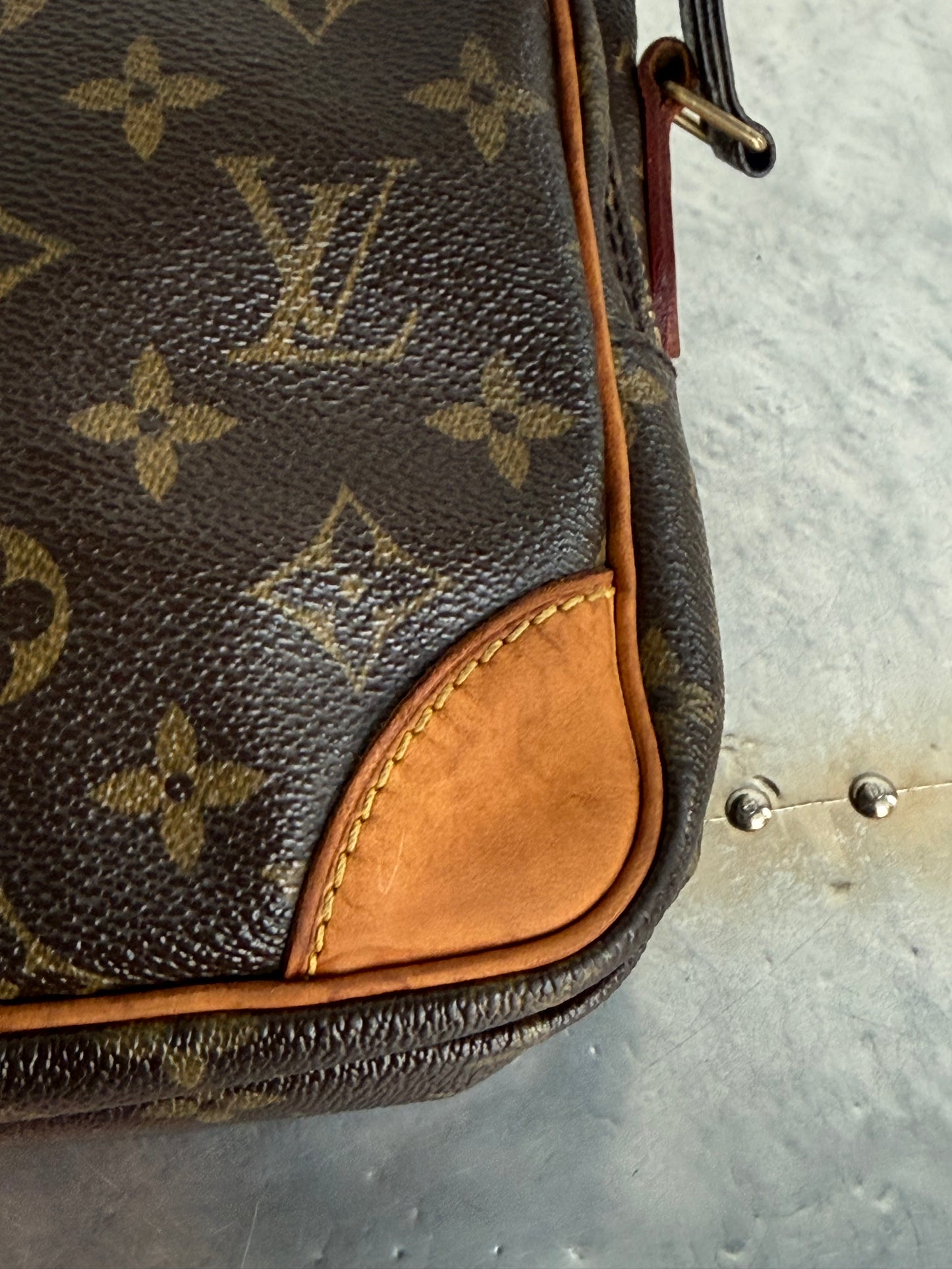 Pre-owned Authentic Louis Vuitton Amazon Monogram Crossbody Bag