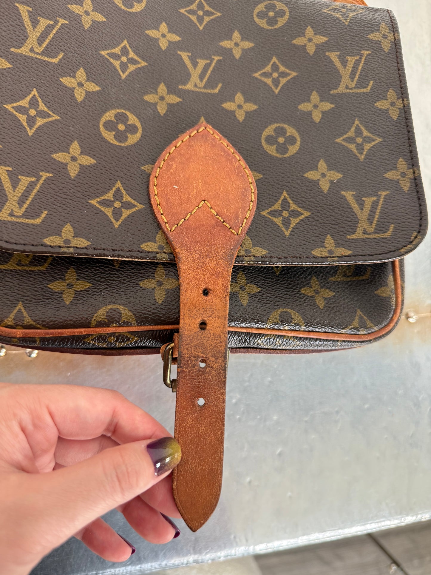Pre-owned Louis Vuitton Cartouchiere MM Monogram Shoulder / Crossbody Bag