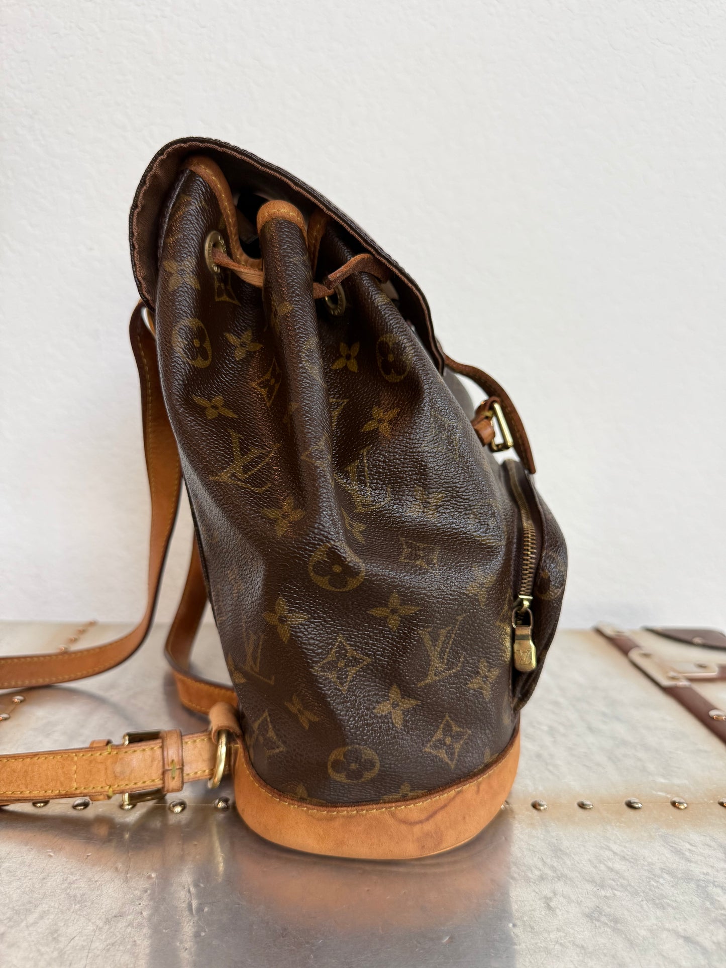 Pre-owned Authentic Louis Vuitton Montsouris MM Monogram Backpack