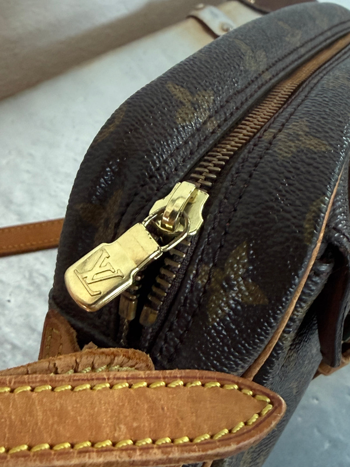 Pre-owned Authentic Louis Vuitton Jeune Fille MM Monogram Crossbody Bag