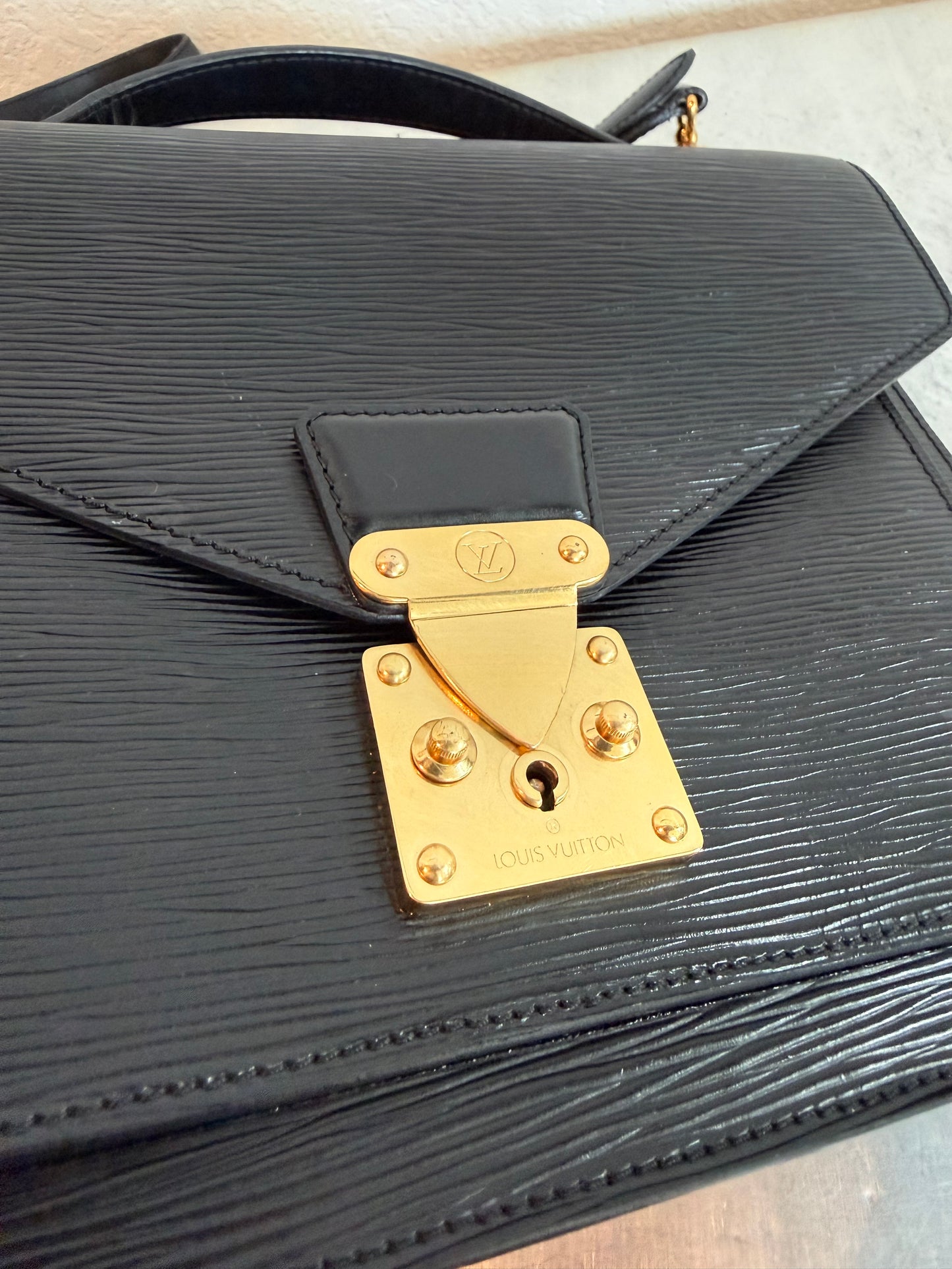 Pre-owned Authentic Louis Vuitton Monceau 28 Epi Black Shoulder / Crossbody Bag