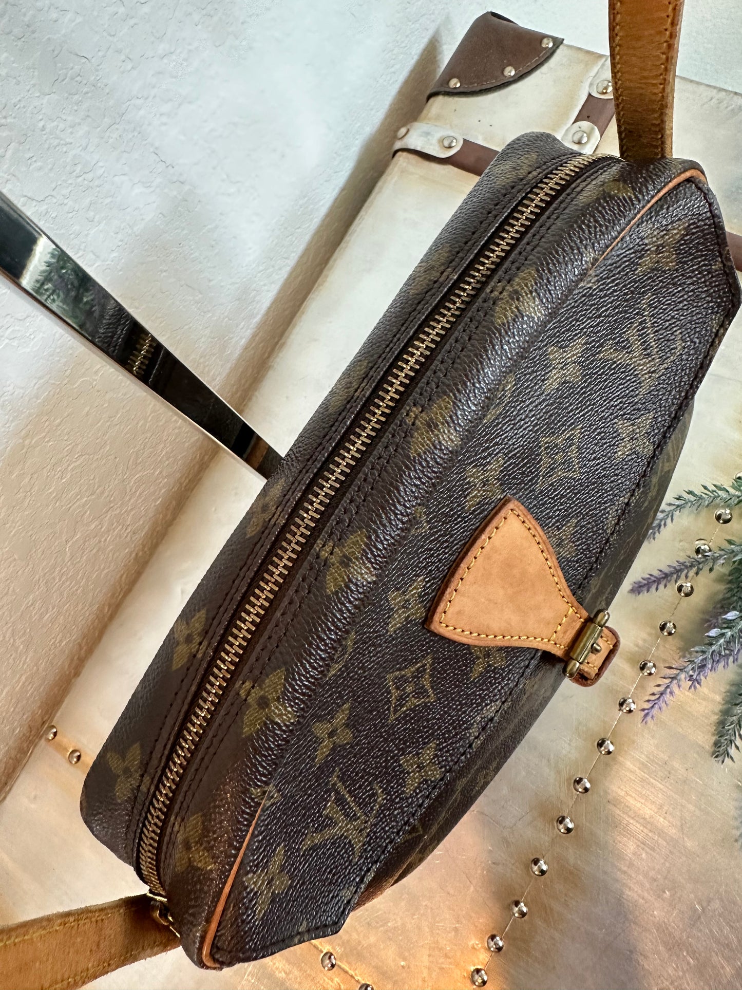 Pre-owned Authentic Louis Vuitton Jeune Fille MM Monogram Crossbody Bag