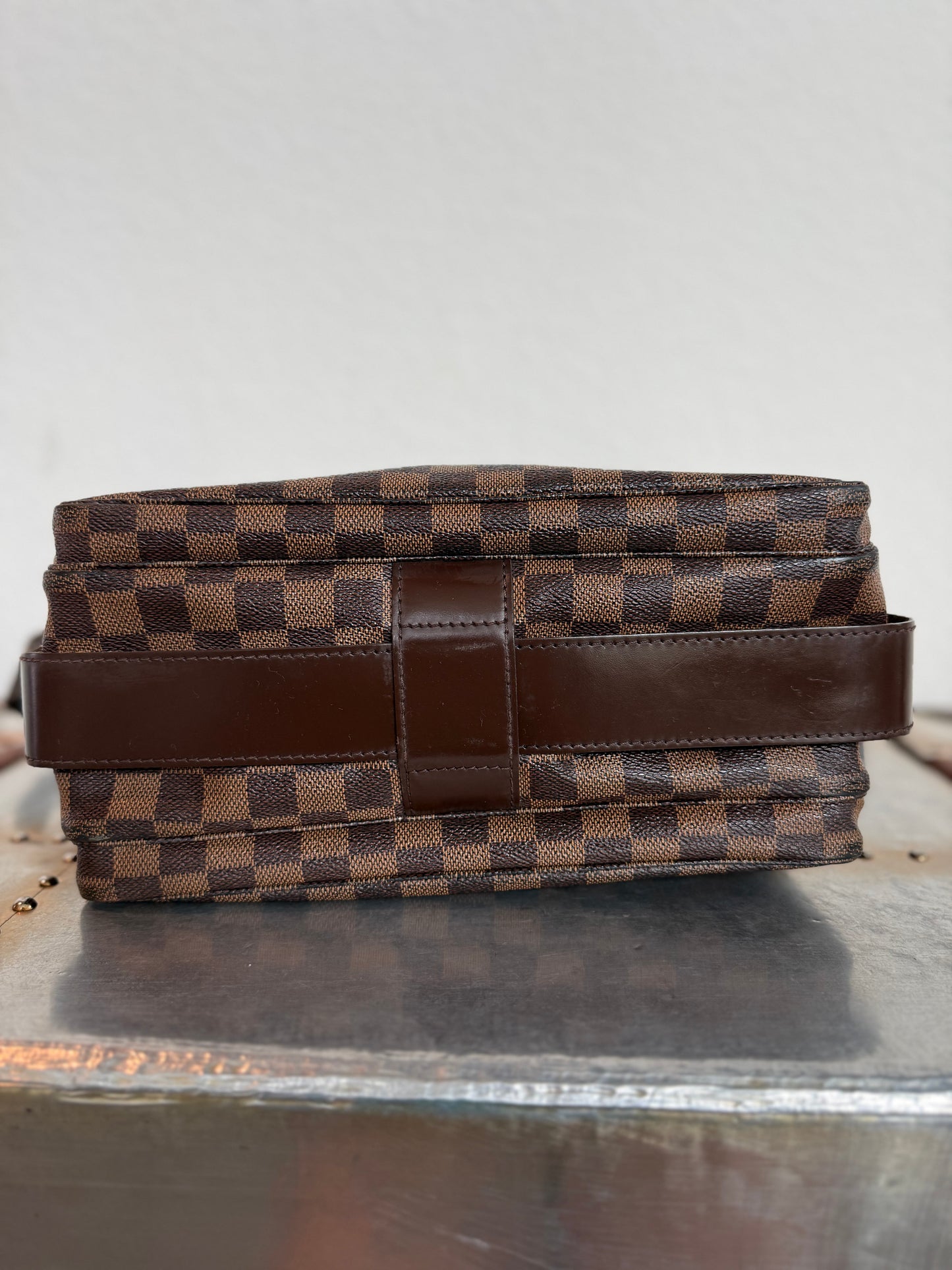 Pre-owned Authentic Louis Vuitton Naviglio Damier Ebene Crossbody Bag