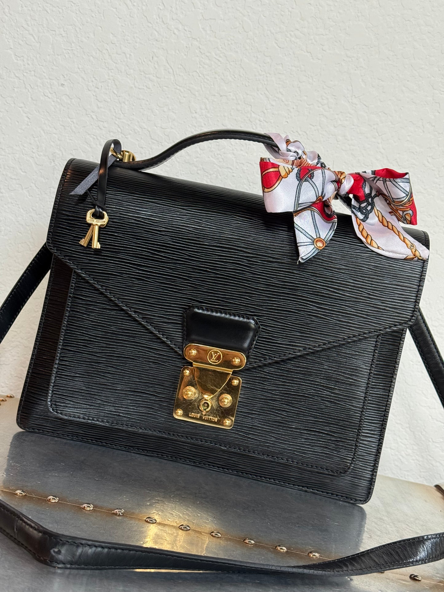 Pre-owned Authentic Louis Vuitton Monceau 28 Epi Black Shoulder / Crossbody Bag