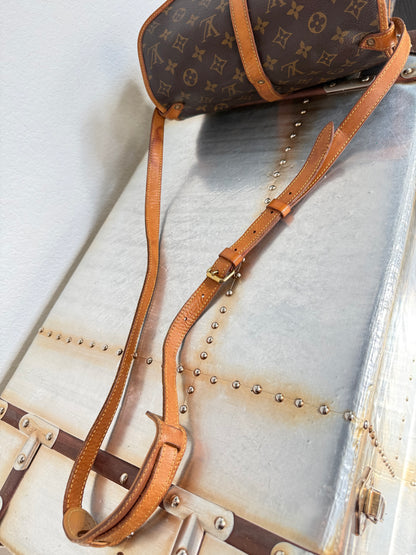 Pre-owned Authentic Louis Vuitton Saumur 30 Monogram Crossbody Bag