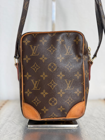 Pre-owned Authentic Louis Vuitton Amazon Monogram Crossbody Bag