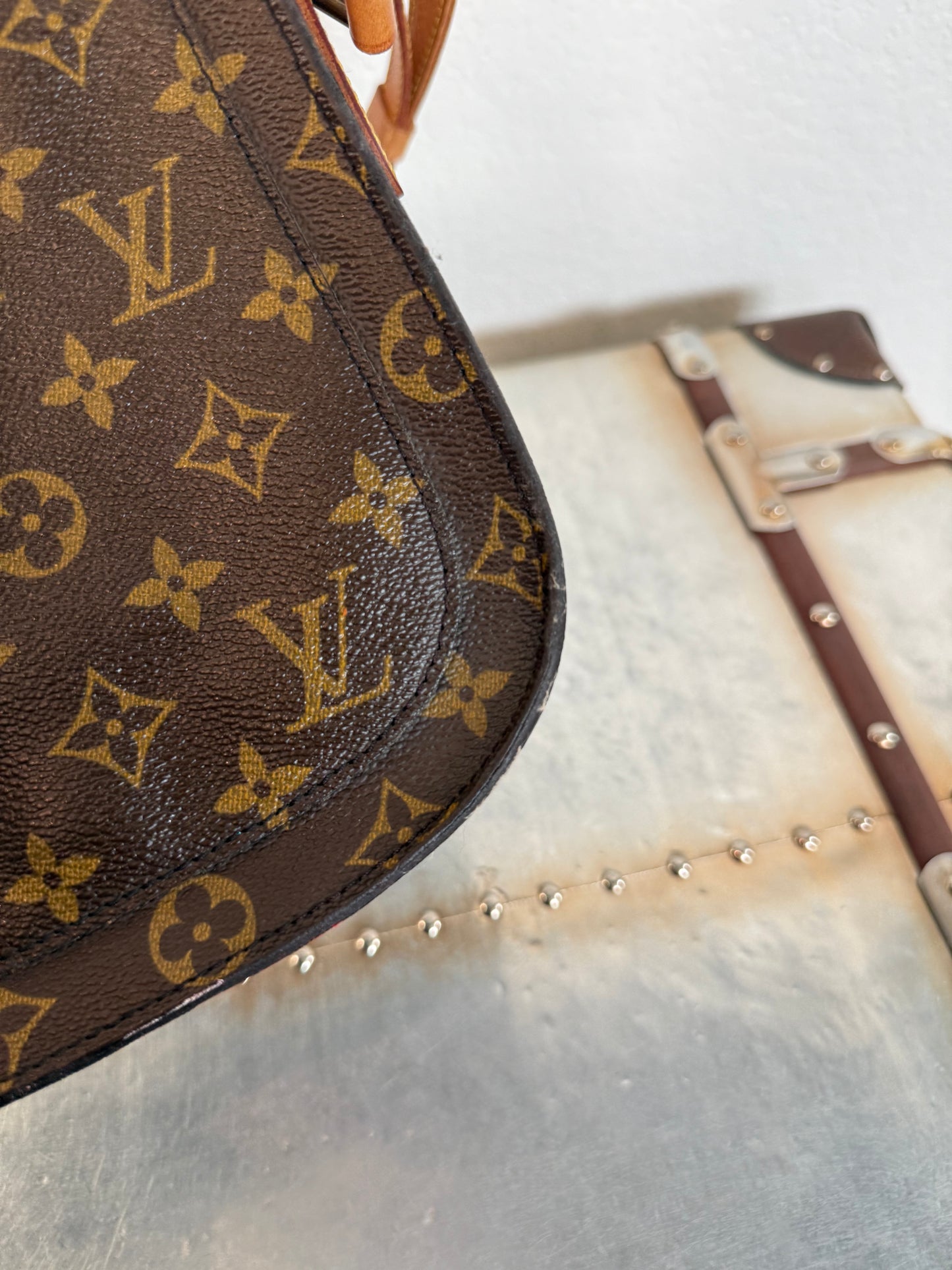 Pre-owned Authentic Louis Vuitton Saint Cloud GM Monogram Crossbody Bag