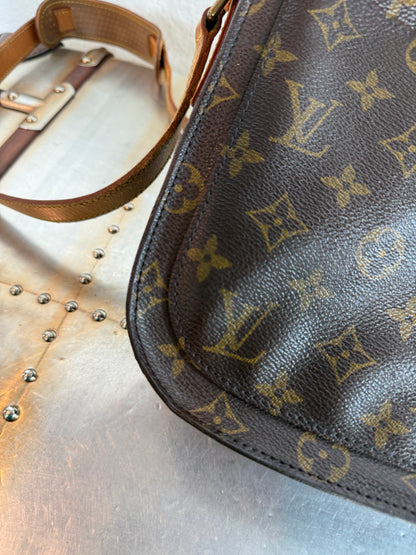 Pre-owned Authentic Louis Vuitton Saint Cloud GM Monogram Crossbody Bag